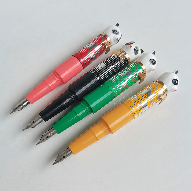Vintage Collectible Pens - Porcelana w kolekcji lat 1980. Artykuły